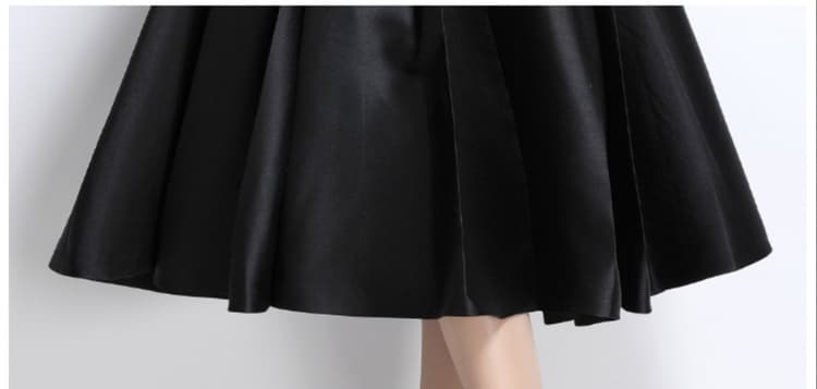 黒ドレス きらめきレトロ ビジューストラップ黒ドレス