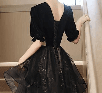 黒ドレス 優雅な刺繍チュールティアードドレス