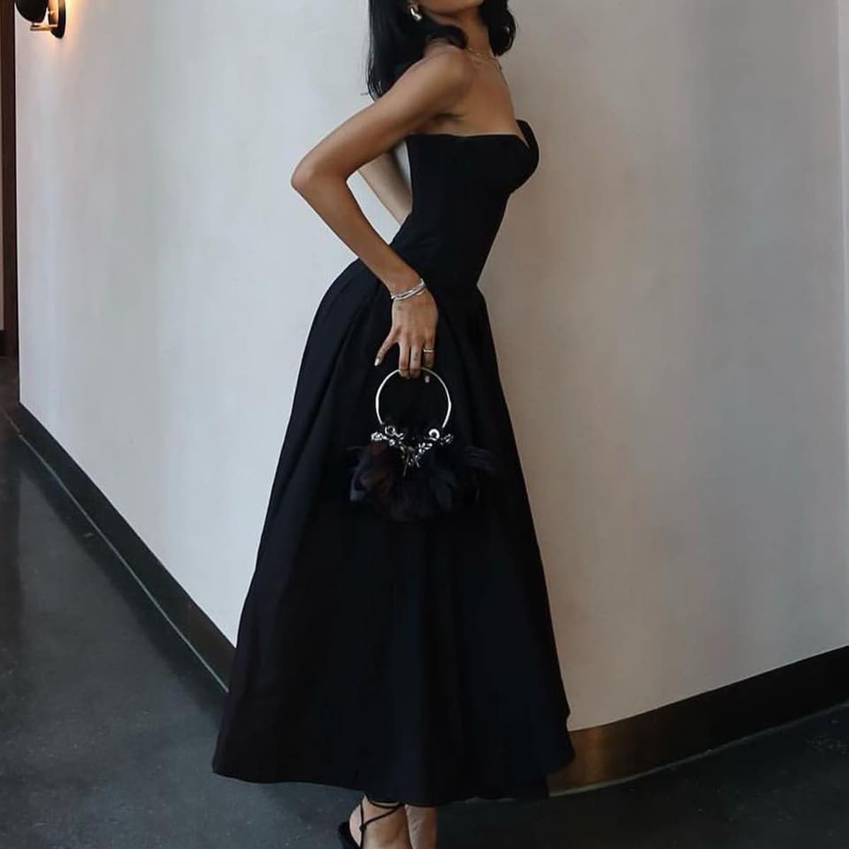 黒ドレス ロング丈 優美なハートカットロングドレス