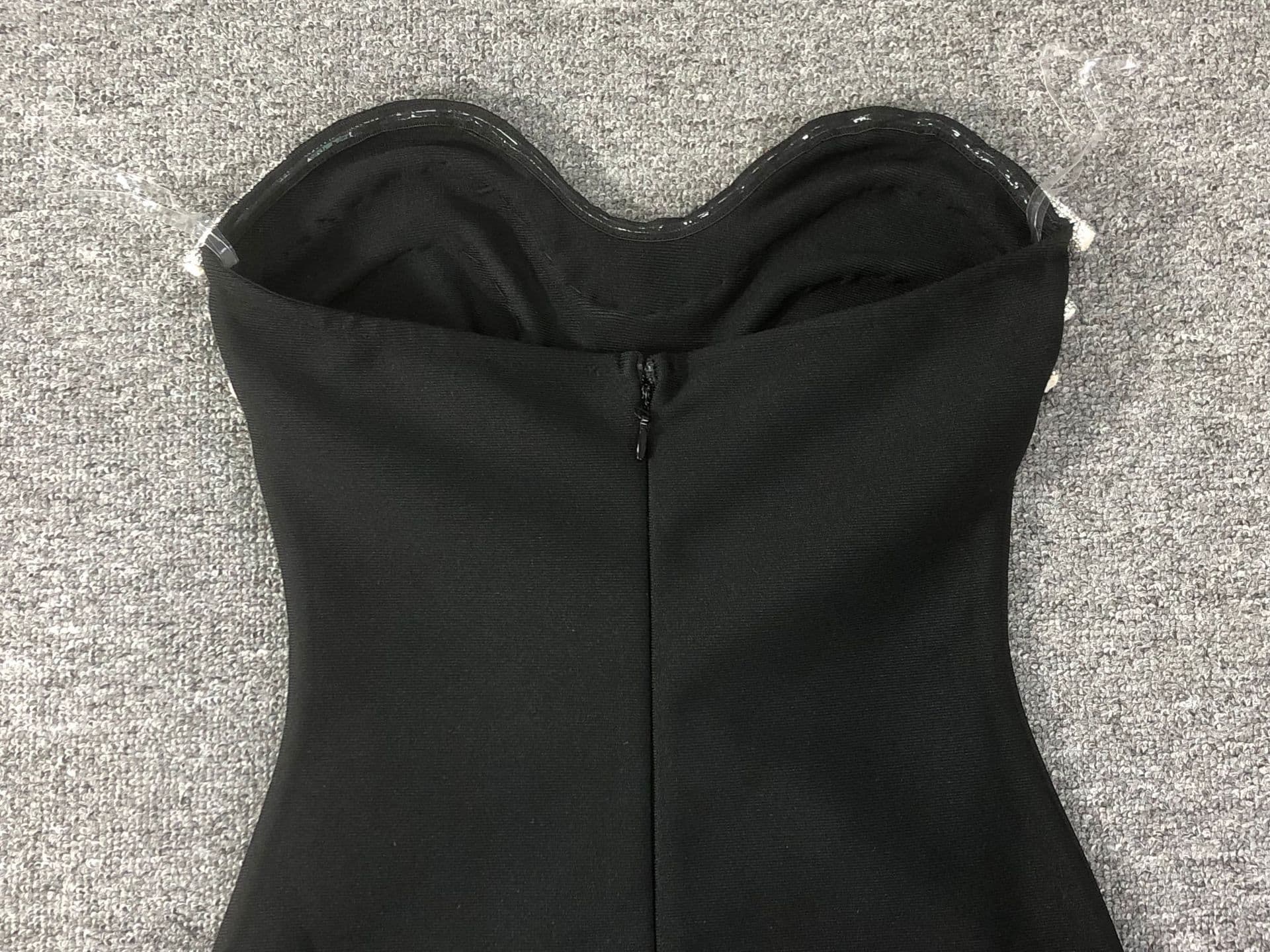 黒ドレス ロング 煌めき波線ベアトップロングドレス